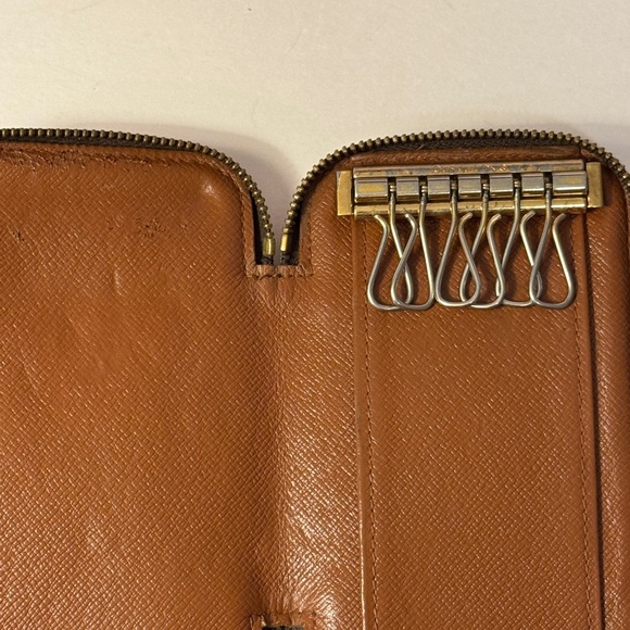 Louis Vuitton Key Holder Brown Monogram Zipper round - Picture 10 of 14